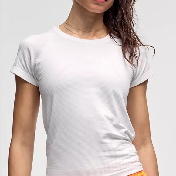 lululemon athletica White Short Sleeve Tee - Picture 1 of 5